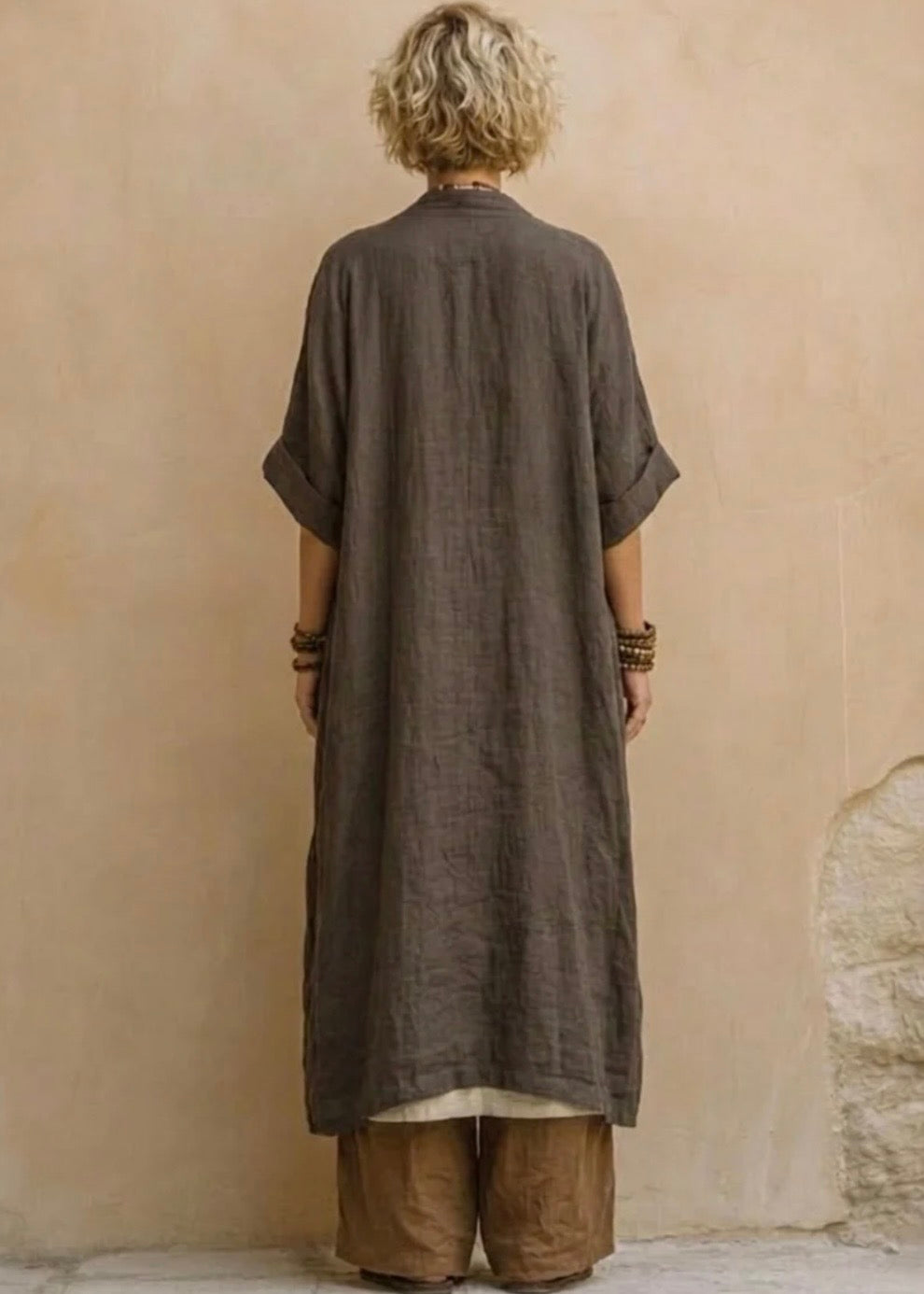 JULIETTE | CONJUNTO BOHEMIO NÓMADA DE TRES PIEZAS EN GRIS OSCURO Y MARRÓN CON ESTAMPADO TRIBAL