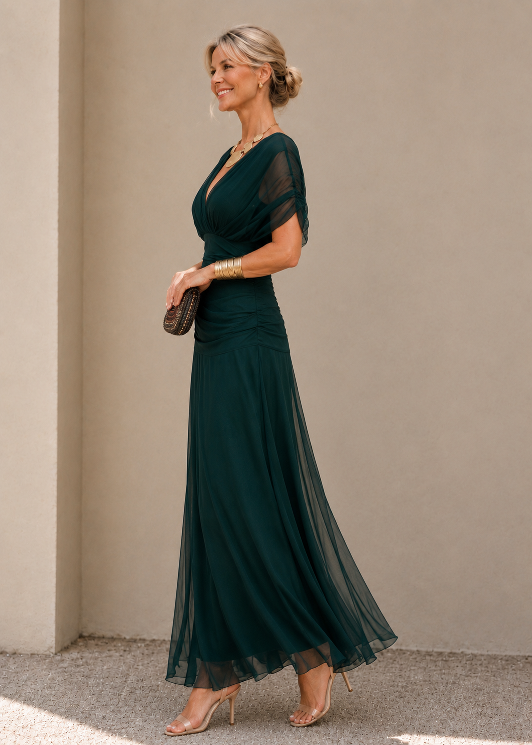 MIKAELA | VESTIDO LARGO CON HOMBROS DESCUBIERTOS