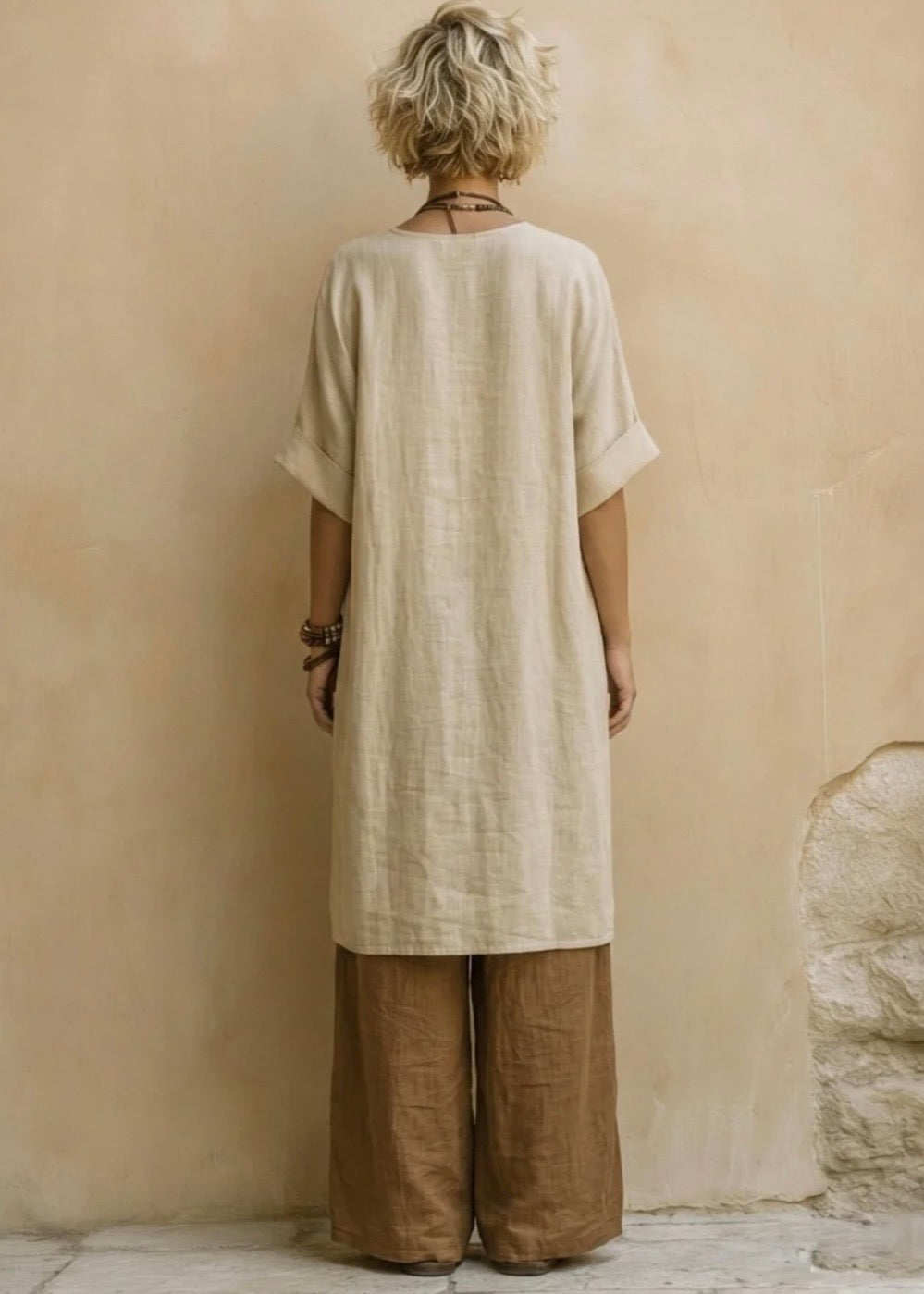 JULIETTE | CONJUNTO BOHEMIO NÓMADA DE TRES PIEZAS EN GRIS OSCURO Y MARRÓN CON ESTAMPADO TRIBAL