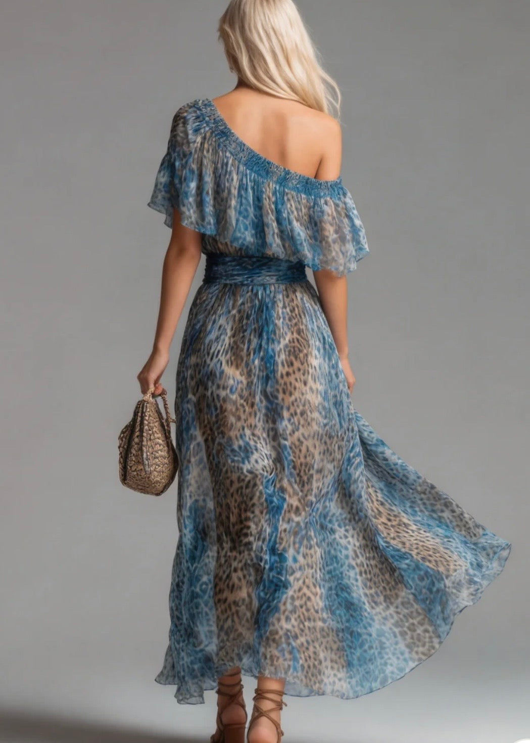 SAUVAGE | VESTIDO LARGO DE MUSELINA CON ESTAMPADO DE LEOPARDO Y HOMBROS AL AIRE