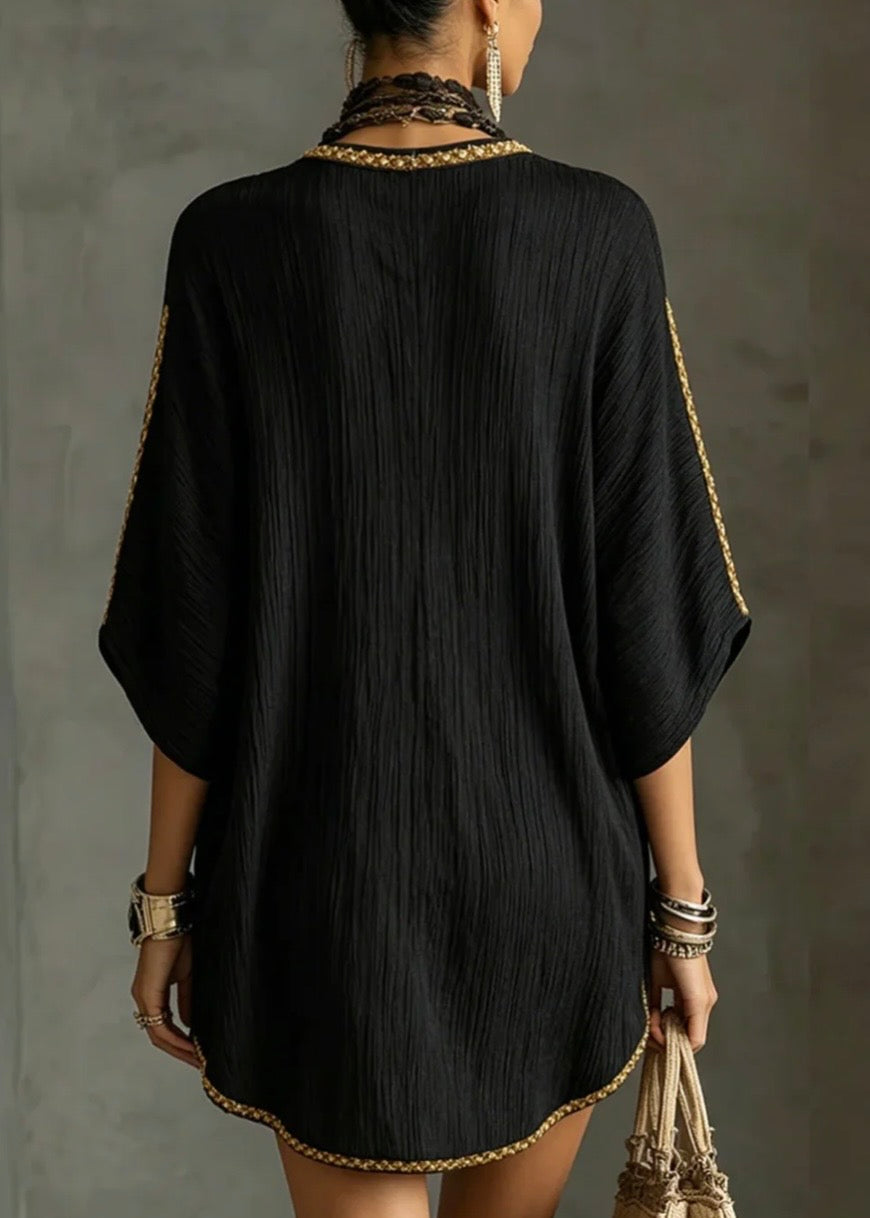 MIRELLA | VESTIDO CORTO NEGRO CON ESCOTE EN V PROFUNDO