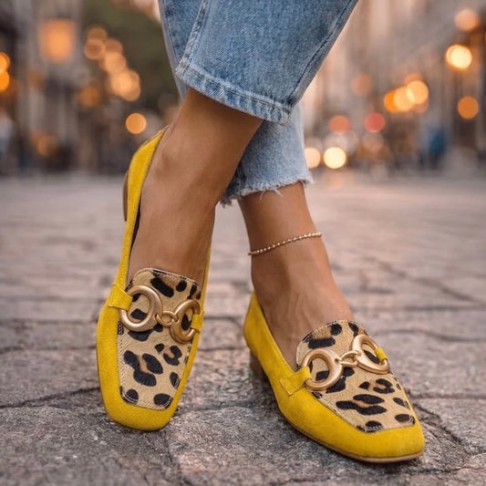 GIULIA MOCASINES CON DETALLE DE ESTRIBO