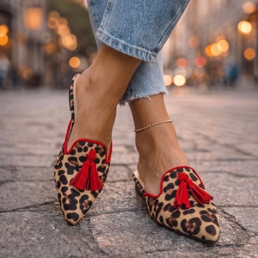 SERAFINA MULES DE PUNTA CON BORLAS